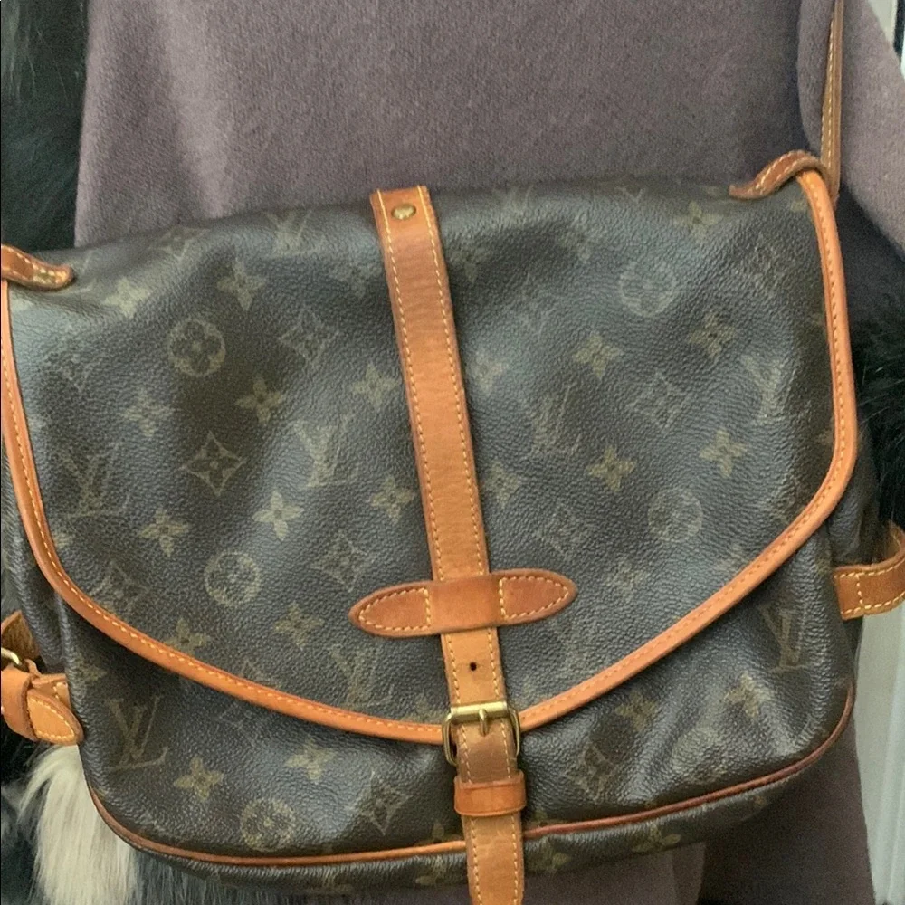 Louis Vuitton Suamur 35 Brown Double Crossbody Bag with Flap Closure - Picture 3 of 14